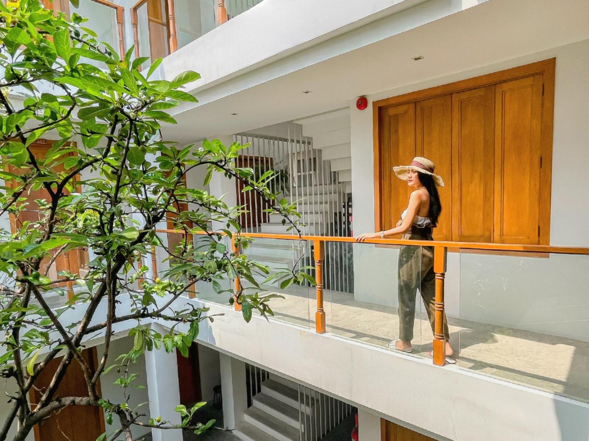 Vali Villa Bangkok Exterior photo