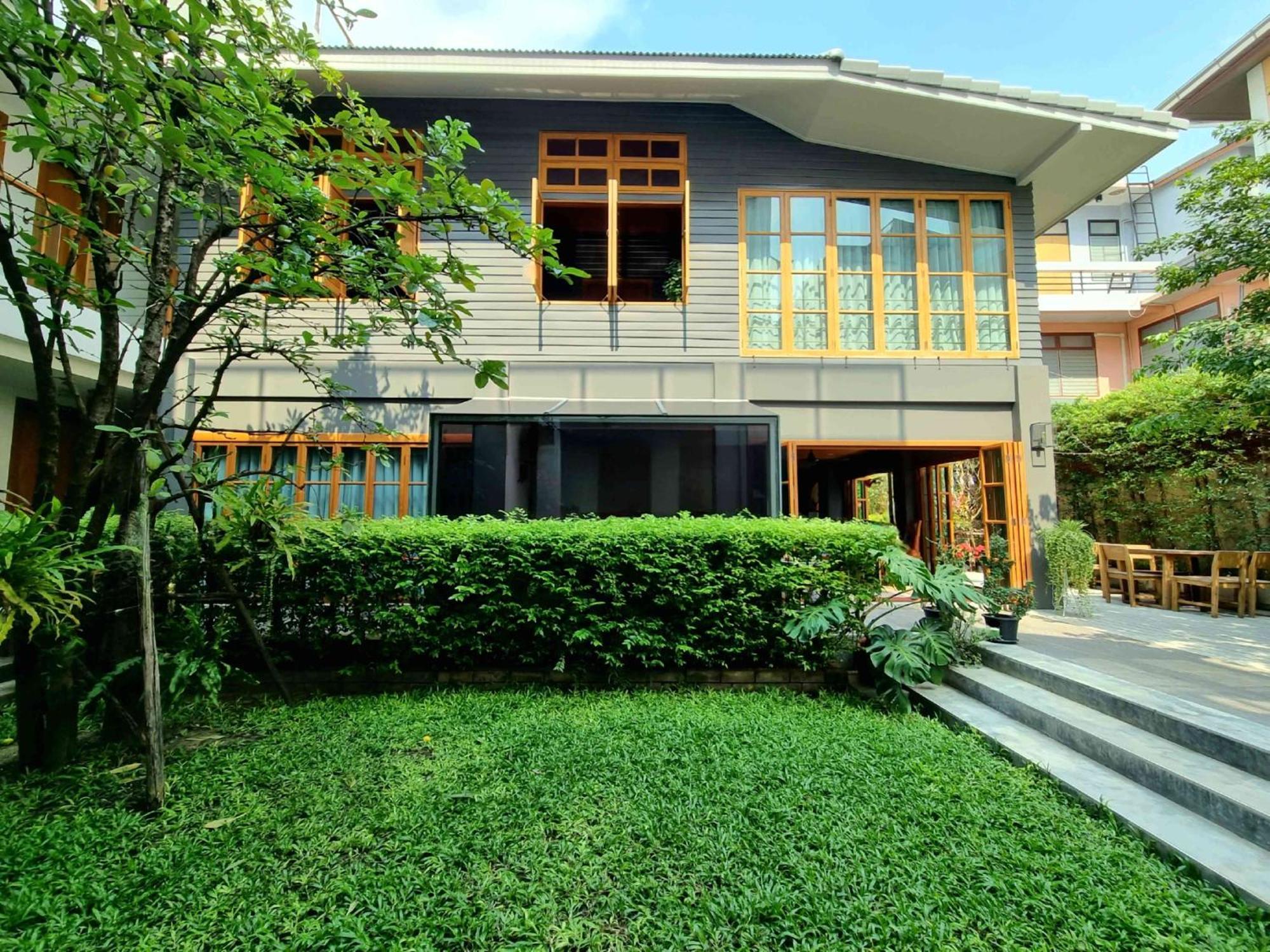 Vali Villa Bangkok Exterior photo