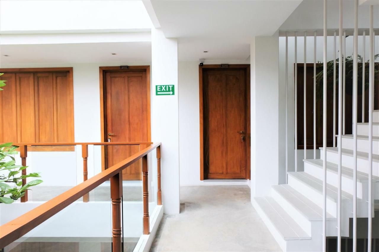 Vali Villa Bangkok Exterior photo